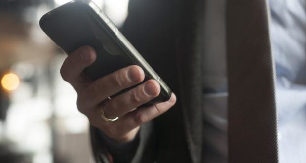 Мобилни телефон (Фото: Thinkstock)